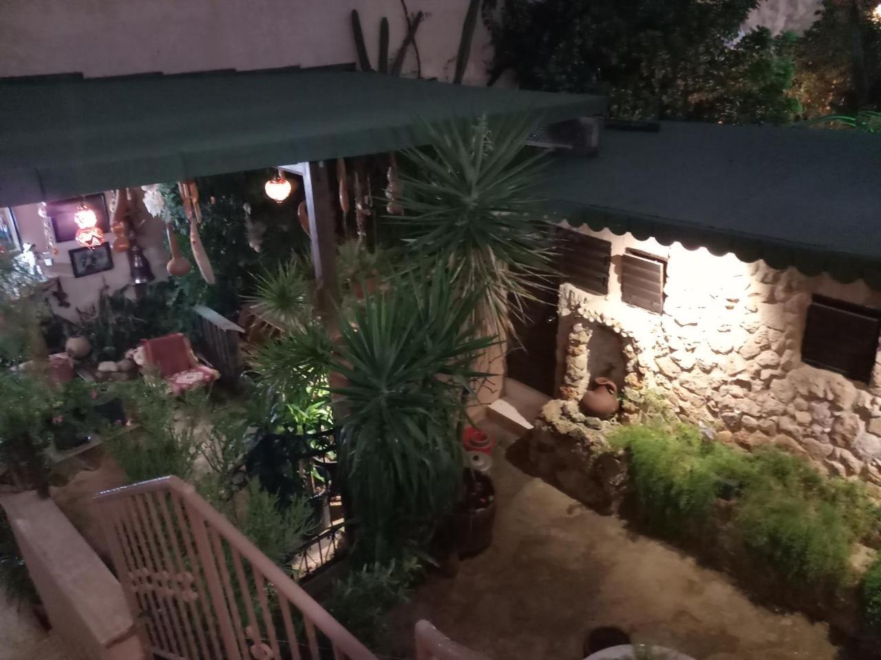 Mystery Garden Guest House 法马古斯塔 外观 照片